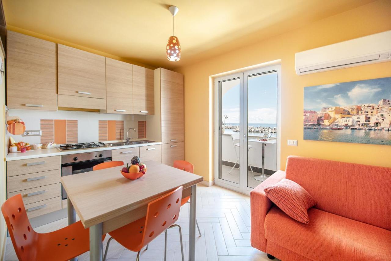 Casa Cinzia In Marina Di Corricella Procida Exterior foto