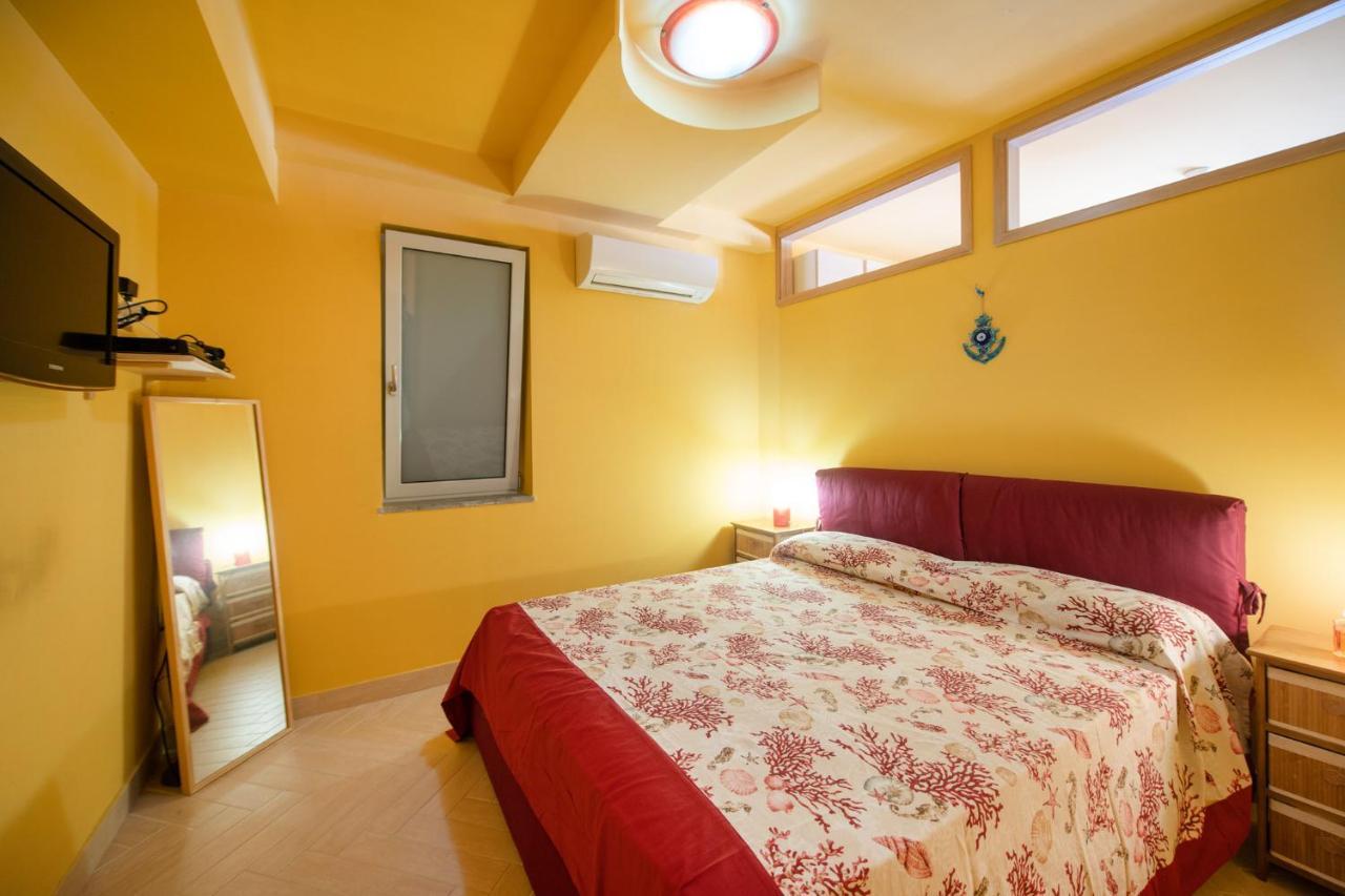 Casa Cinzia In Marina Di Corricella Procida Exterior foto
